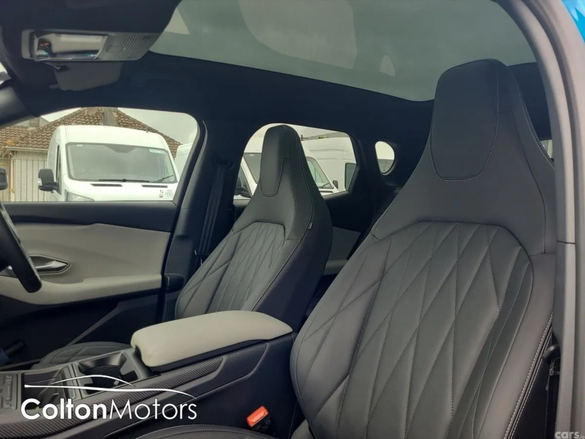 Ford Capri MPV, Electric, 2026, Blue