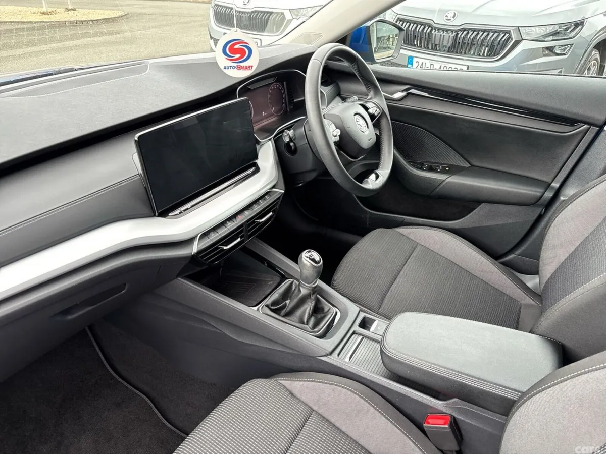 Skoda Octavia Saloon, Diesel, 2024, Blue
