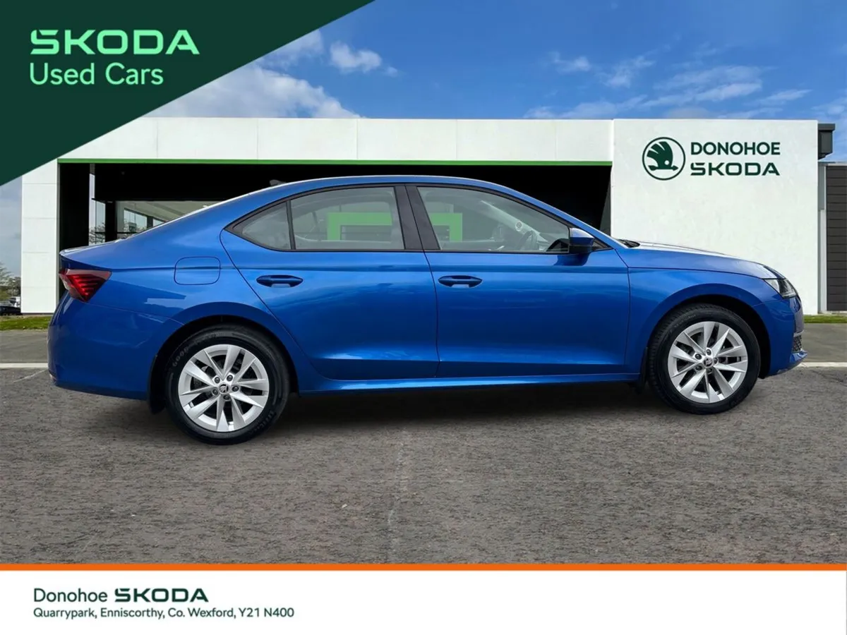 Skoda Octavia Saloon, Diesel, 2024, Blue