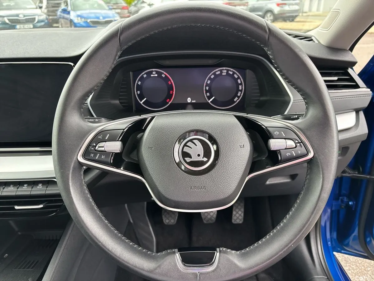 Skoda Octavia Saloon, Diesel, 2024, Blue
