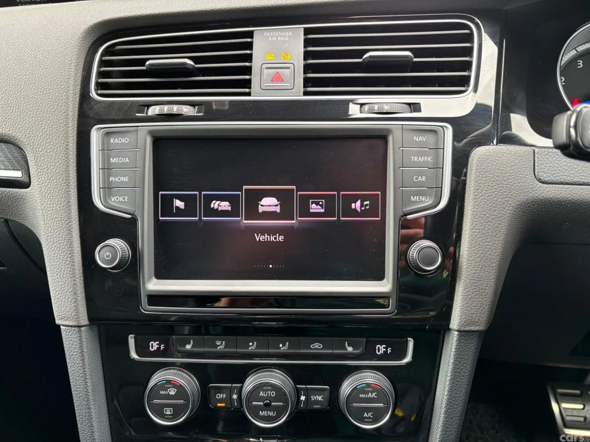 Volkswagen Golf Hatchback, Petrol, 2016, White
