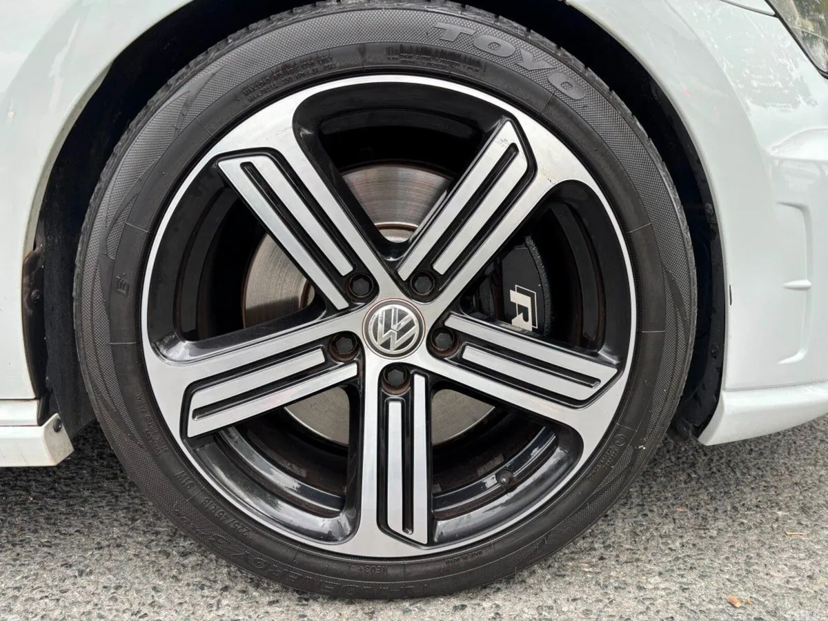 Volkswagen Golf Hatchback, Petrol, 2016, White