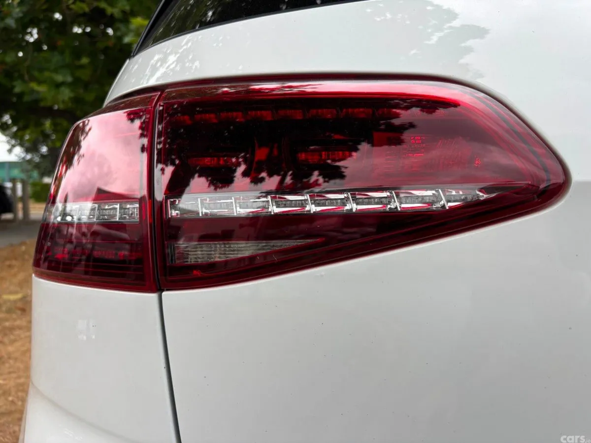 Volkswagen Golf Hatchback, Petrol, 2016, White
