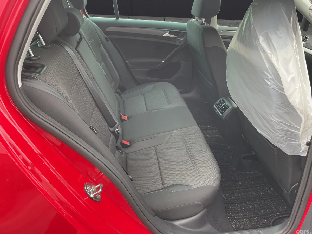 Volkswagen Golf Hatchback, Petrol, 2017, Red