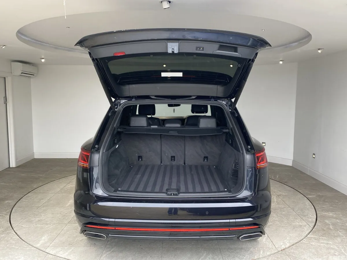 Volkswagen Touareg SUV, Diesel, 2021, Black