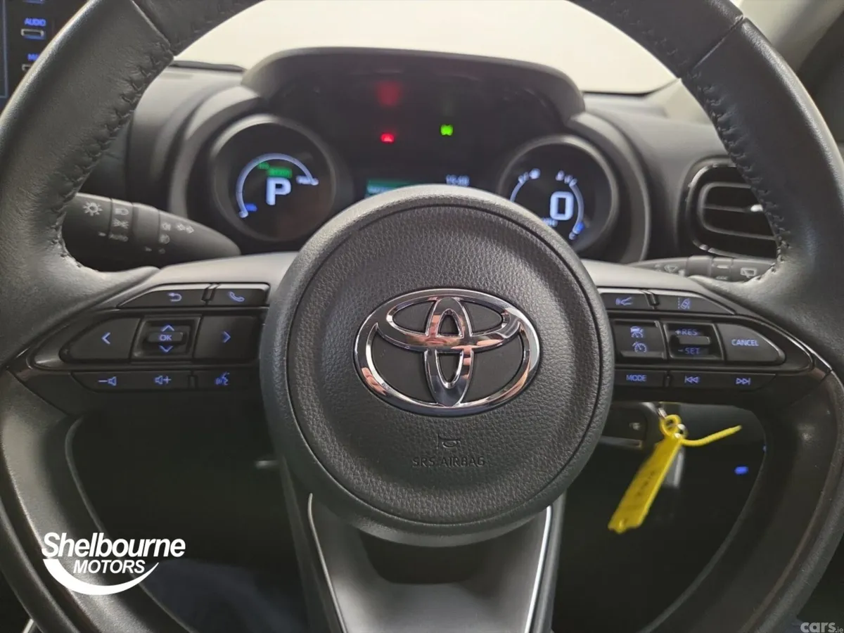 Toyota Yaris Hatchback, Petrol Hybrid, 2023, Red