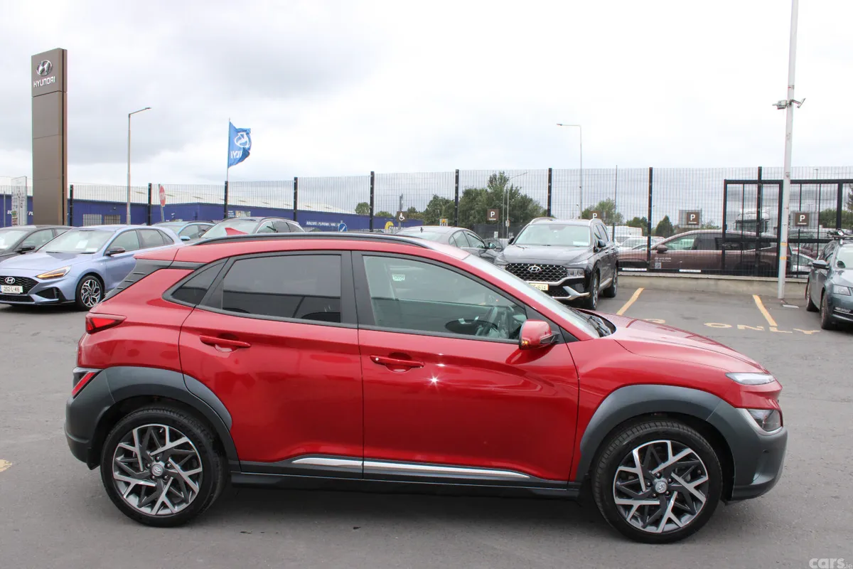Hyundai KONA MPV, Petrol Hybrid, 2023, Red