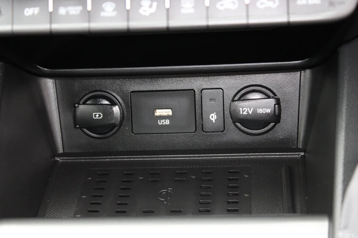 Hyundai KONA MPV, Petrol Hybrid, 2023, Red