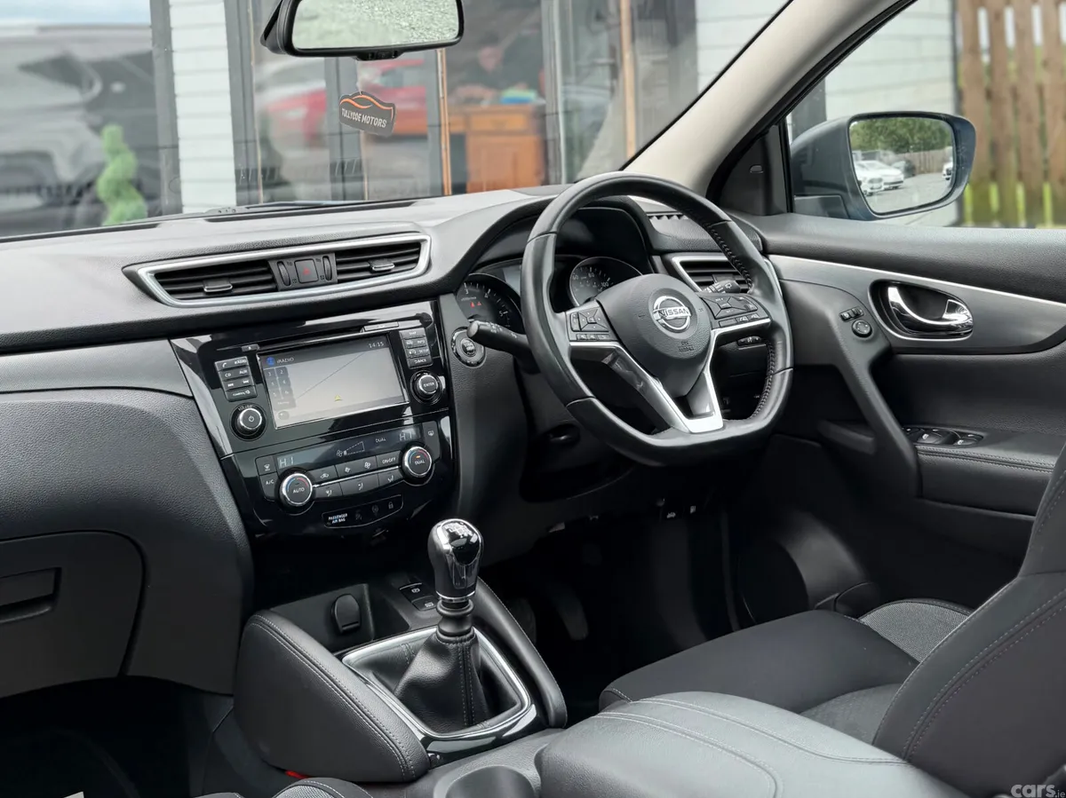 Nissan Qashqai Hatchback, Diesel, 2019, Blue