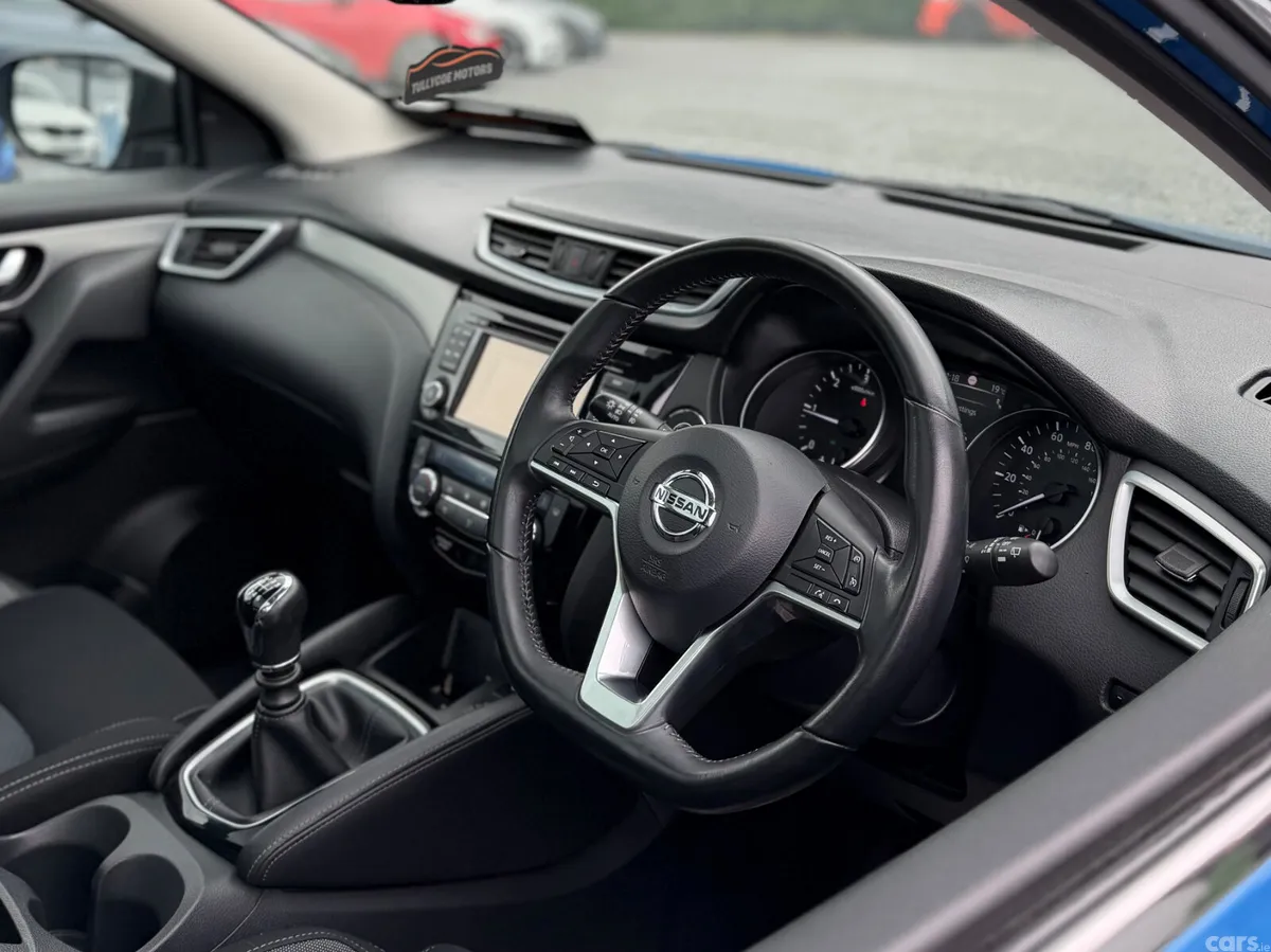 Nissan Qashqai Hatchback, Diesel, 2019, Blue