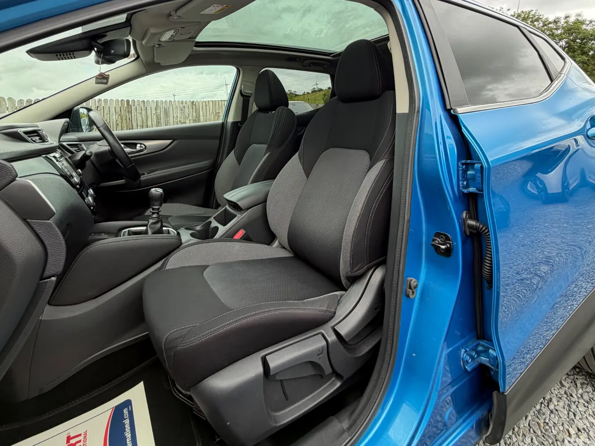 Nissan Qashqai Hatchback, Diesel, 2019, Blue