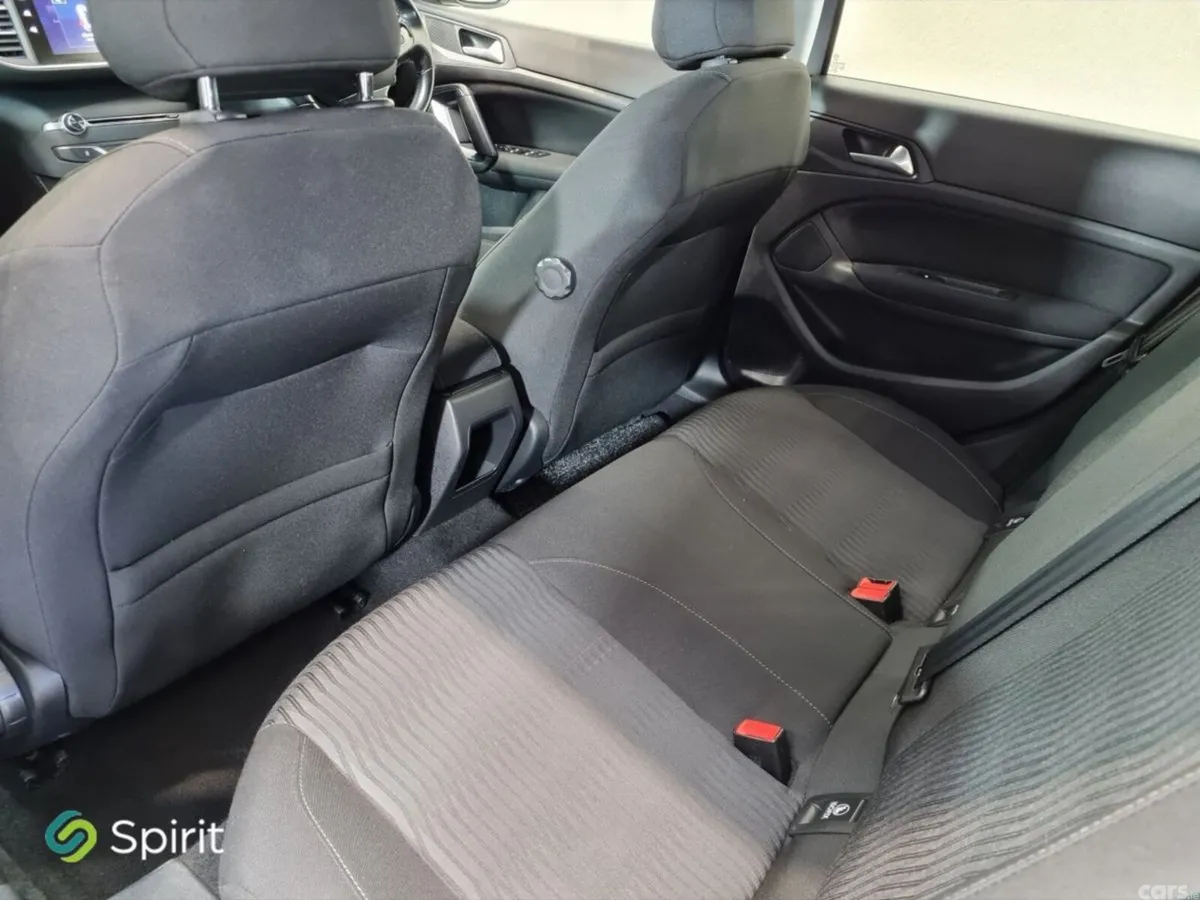 Peugeot 308 Hatchback, Petrol, 2017, Grey