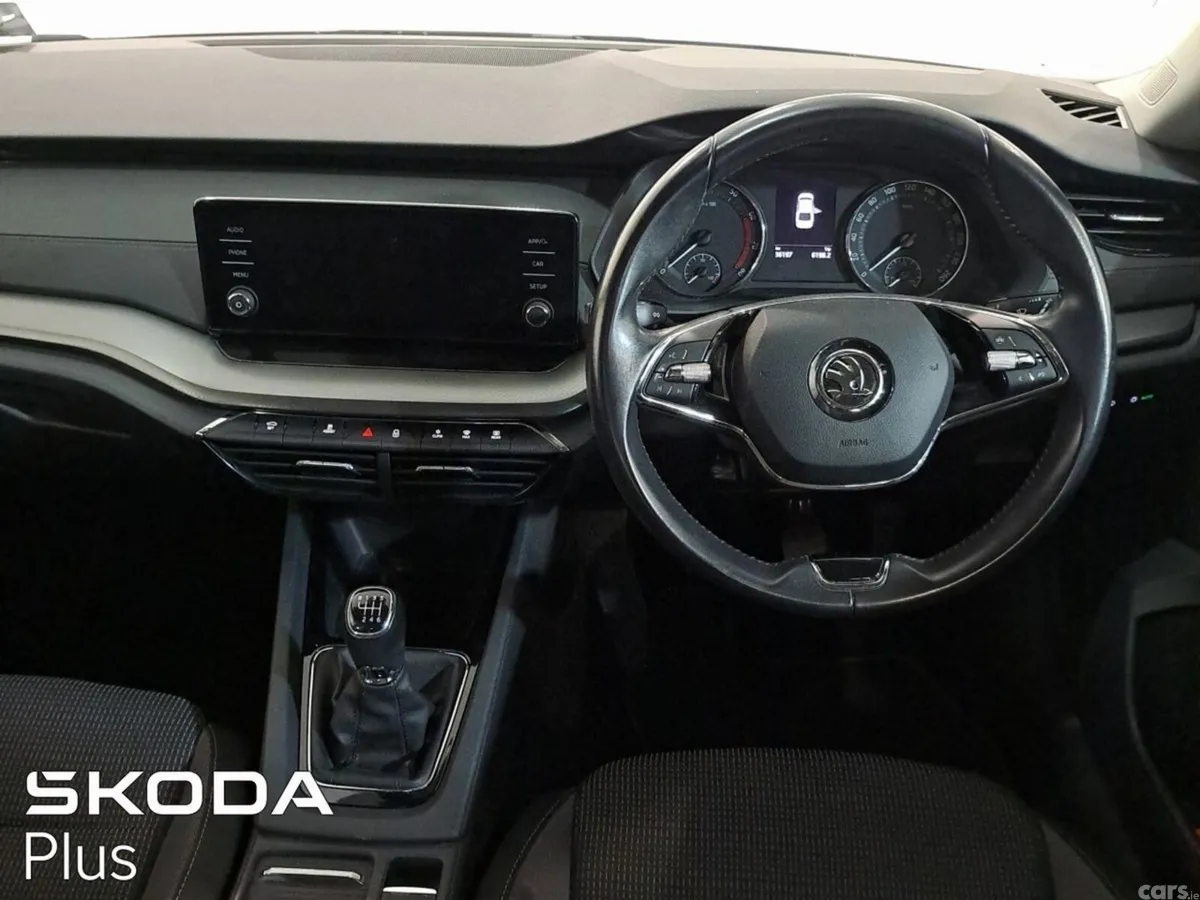 Skoda Octavia Saloon, Petrol, 2023, Grey