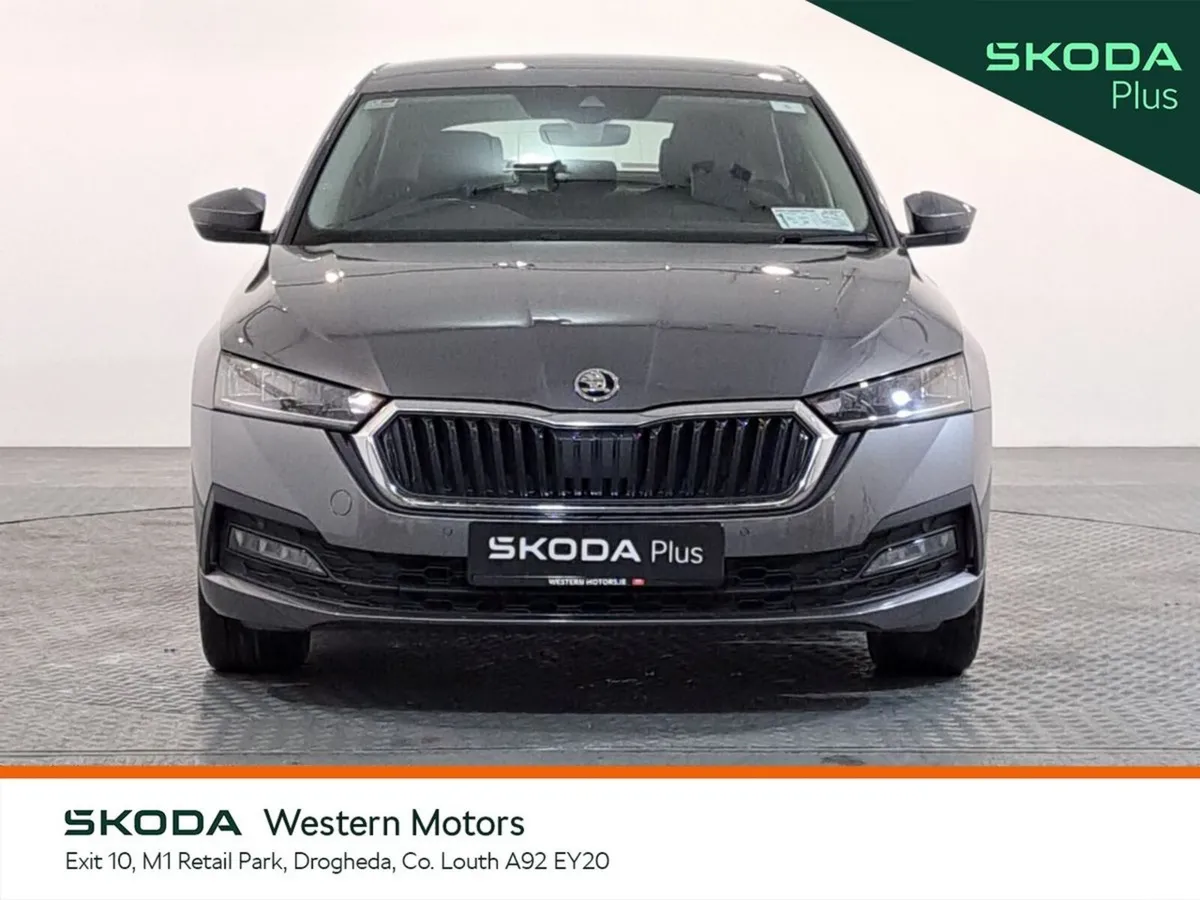 Skoda Octavia Saloon, Petrol, 2023, Grey