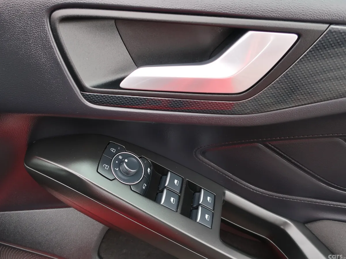 Ford Focus Hatchback, Petrol, 2025, Red