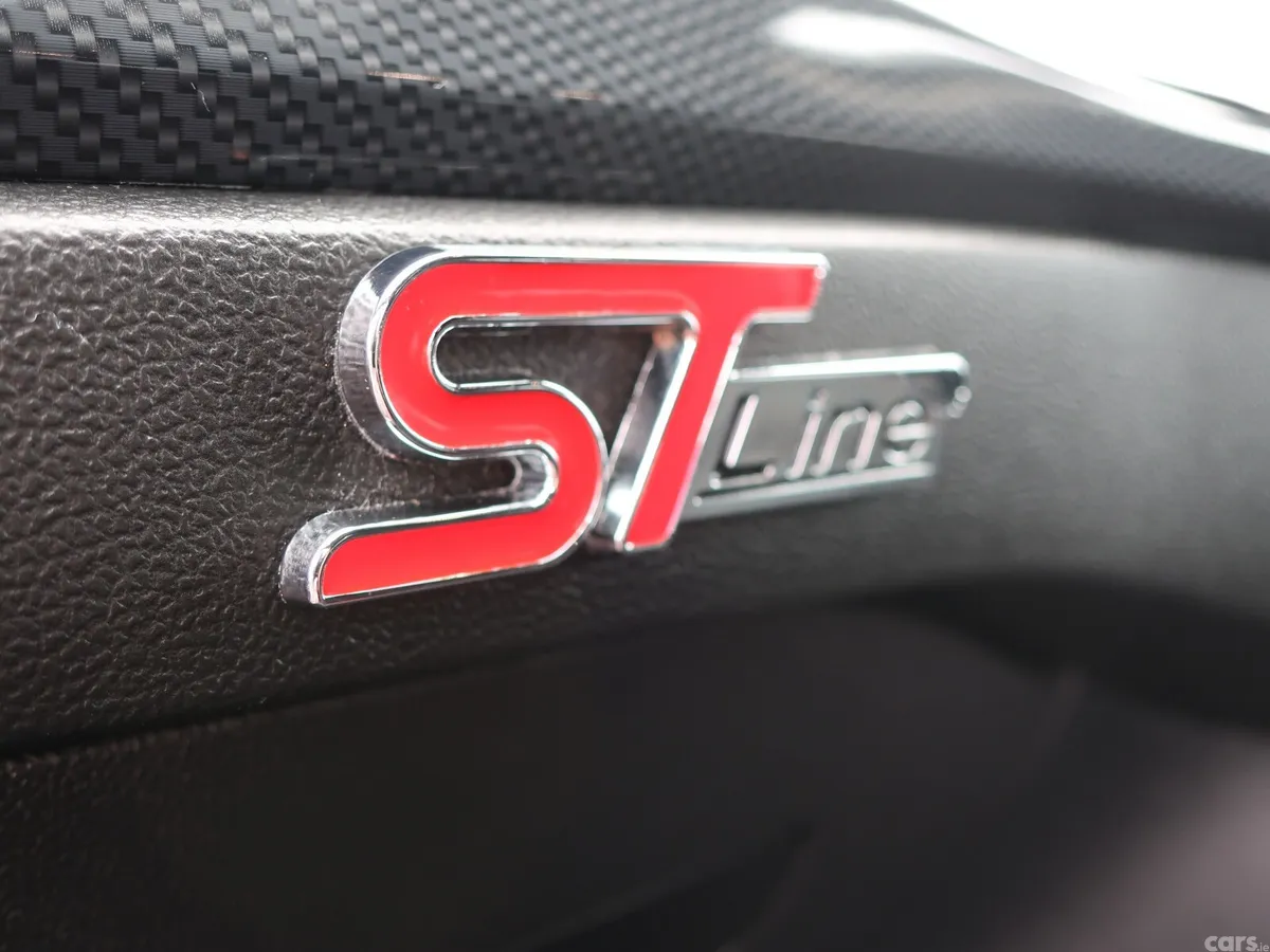 Ford Focus Hatchback, Petrol, 2025, Red
