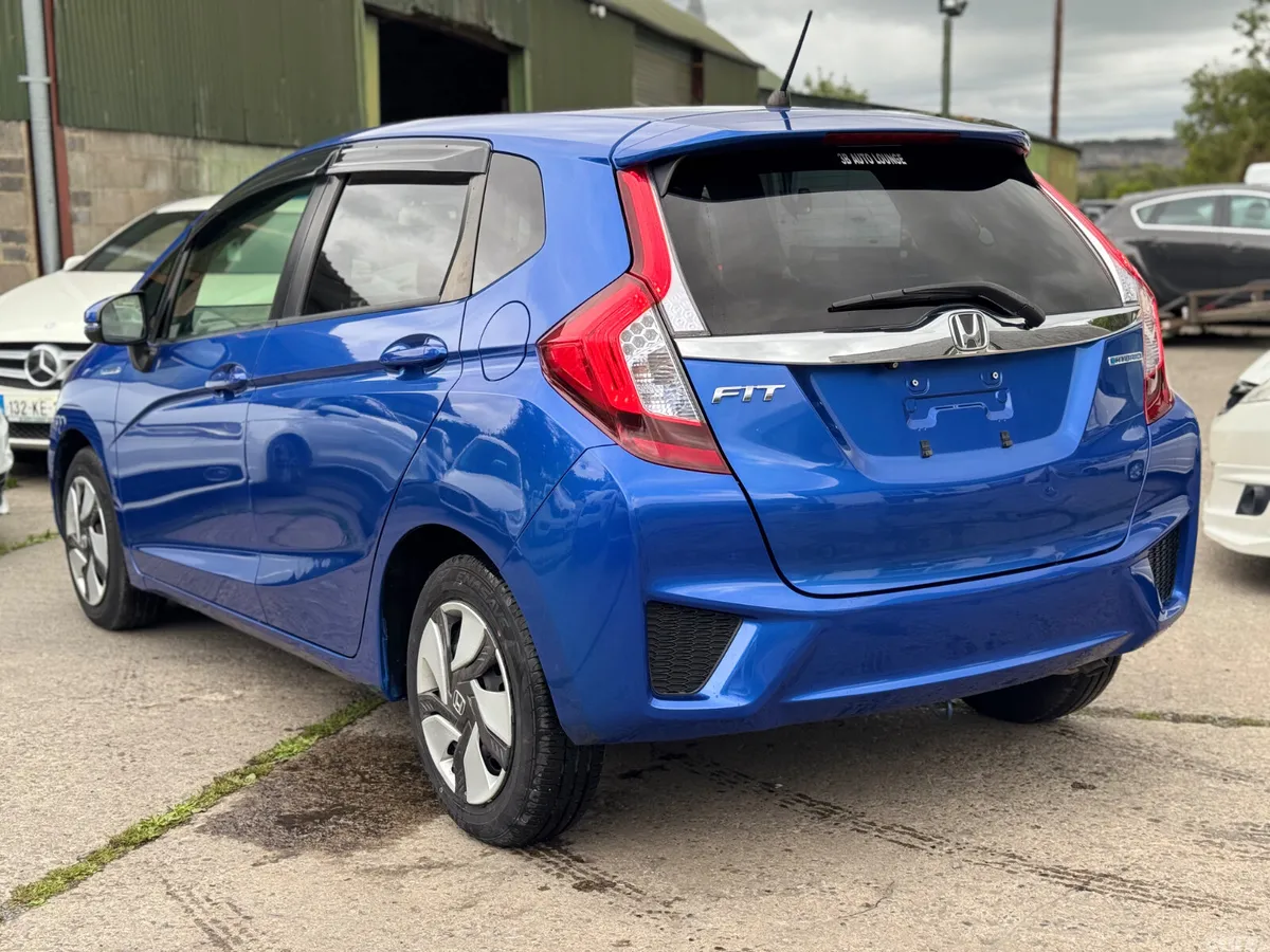 Honda Fit Hatchback, Petrol Hybrid, 2014, Blue