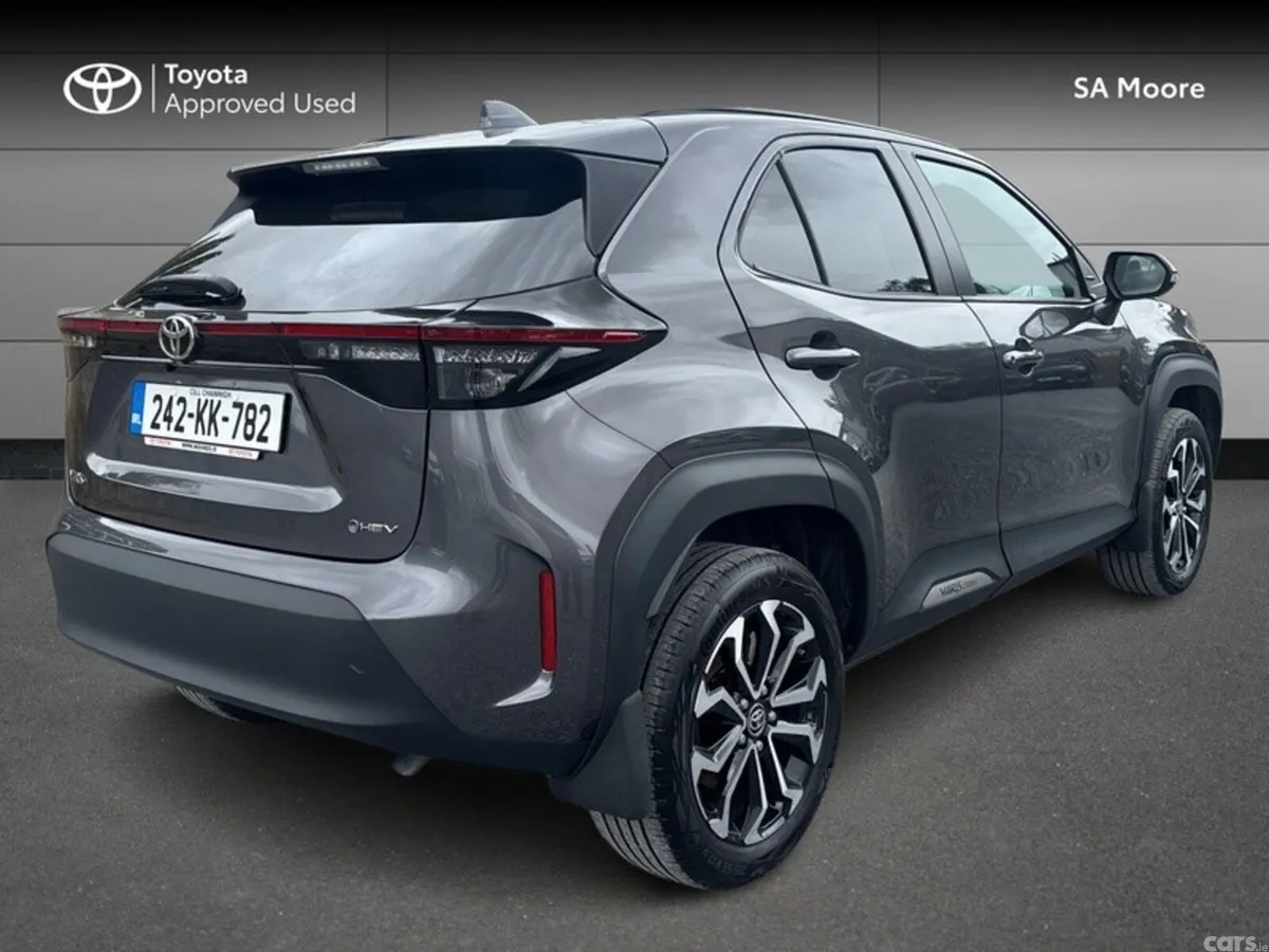 Toyota Yaris Cross Hatchback, Petrol Hybrid, 2024, Grey