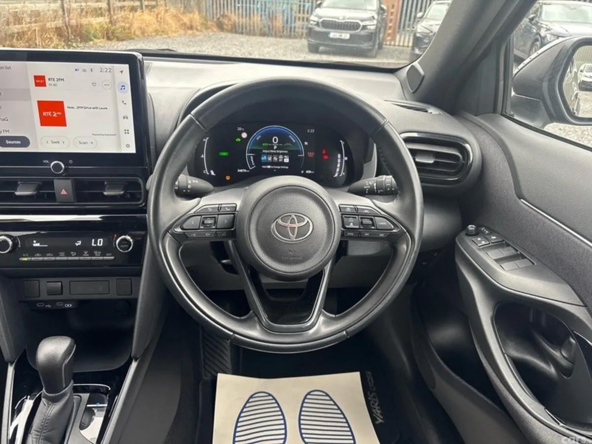 Toyota Yaris Cross Hatchback, Petrol Hybrid, 2024, Grey