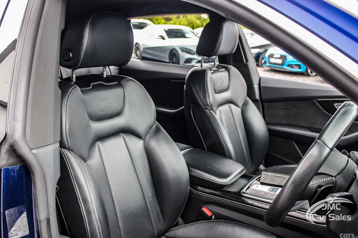 Audi Q8 Hatchback, Diesel, 2019, Blue