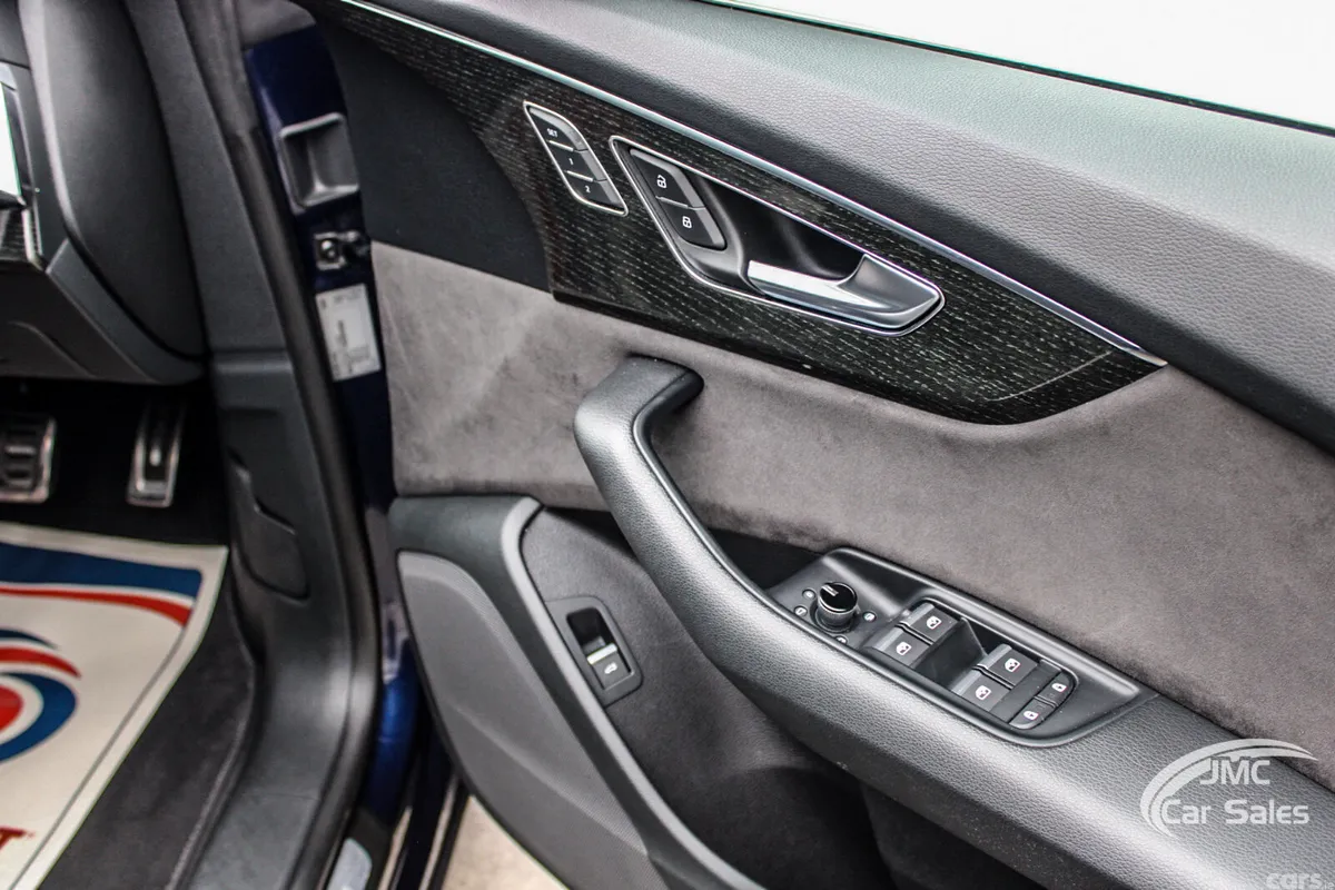 Audi Q8 Hatchback, Diesel, 2019, Blue