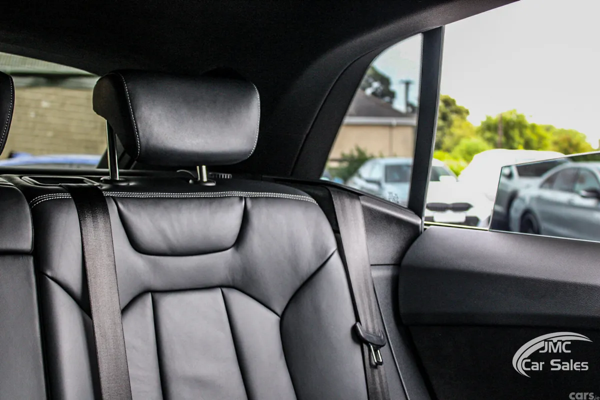 Audi Q8 Hatchback, Diesel, 2019, Blue