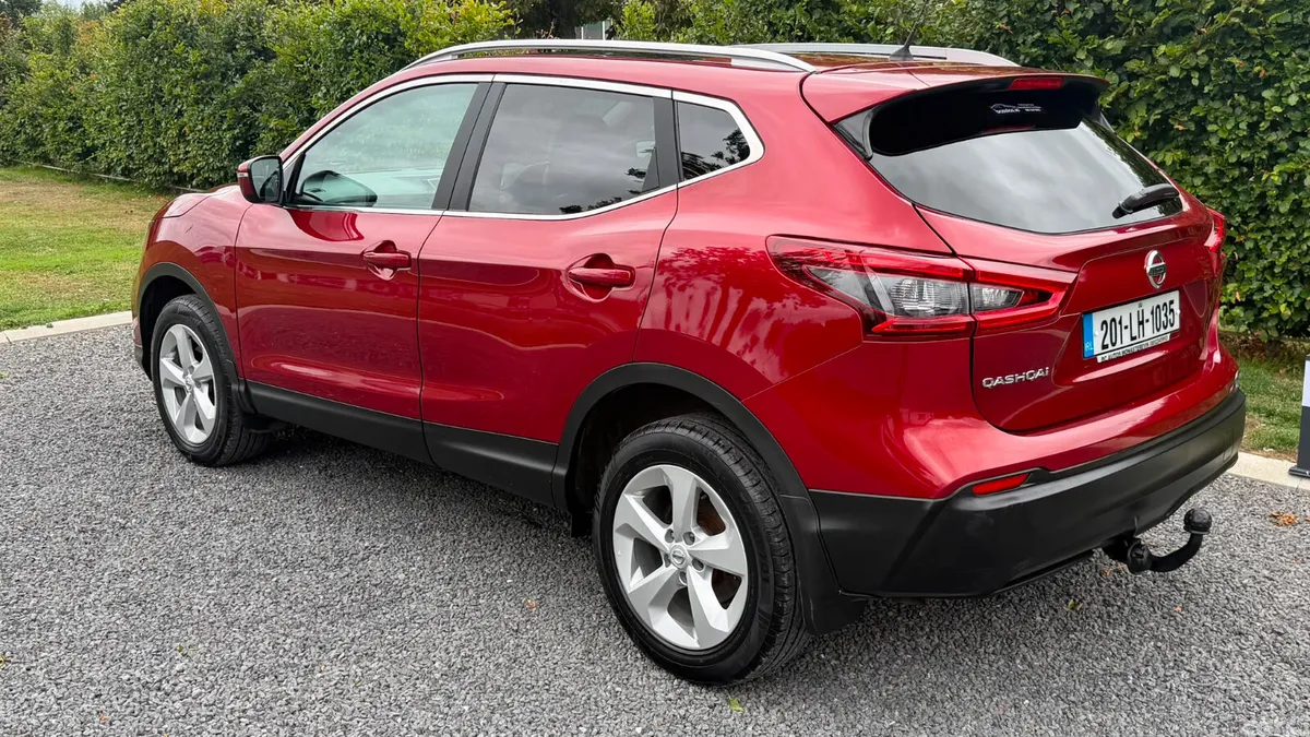 Nissan Qashqai MPV, Diesel, 2020, Red