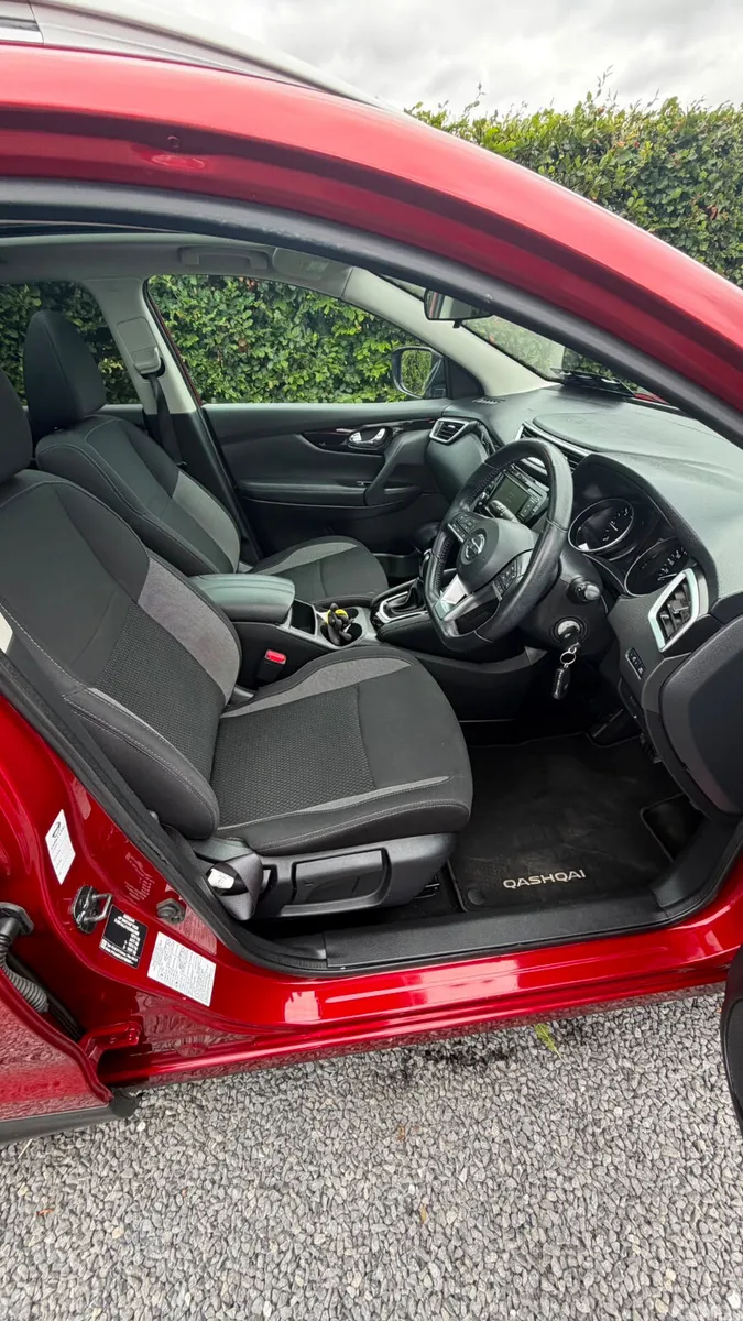 Nissan Qashqai MPV, Diesel, 2020, Red