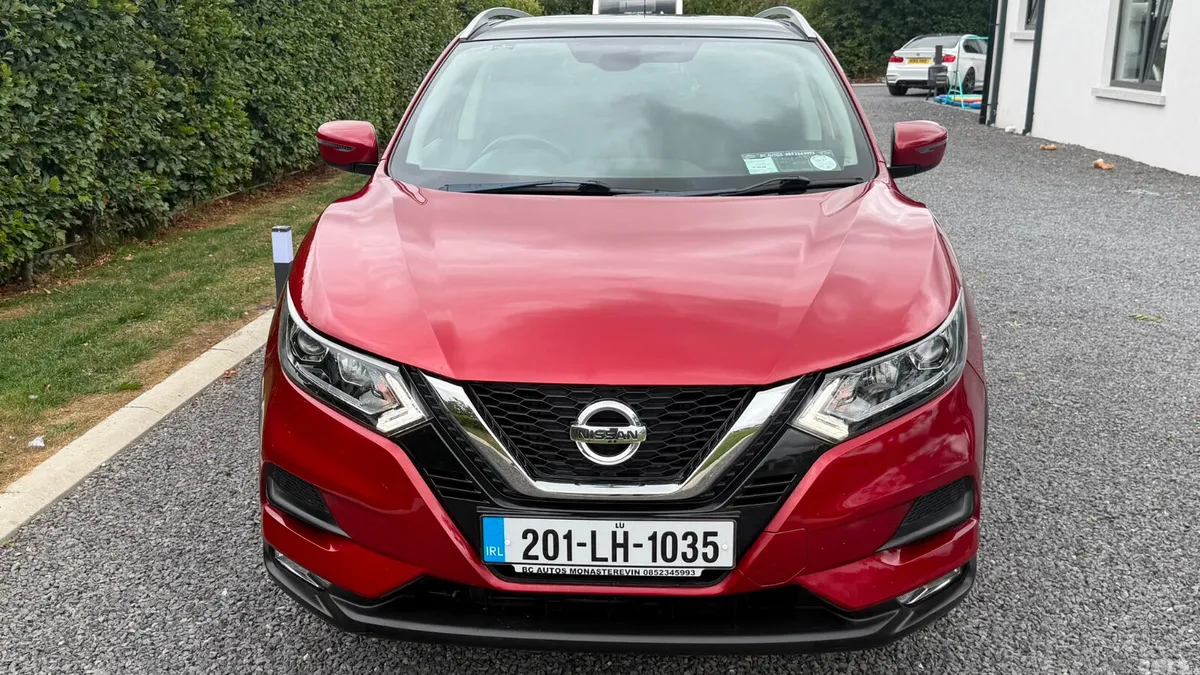 Nissan Qashqai MPV, Diesel, 2020, Red