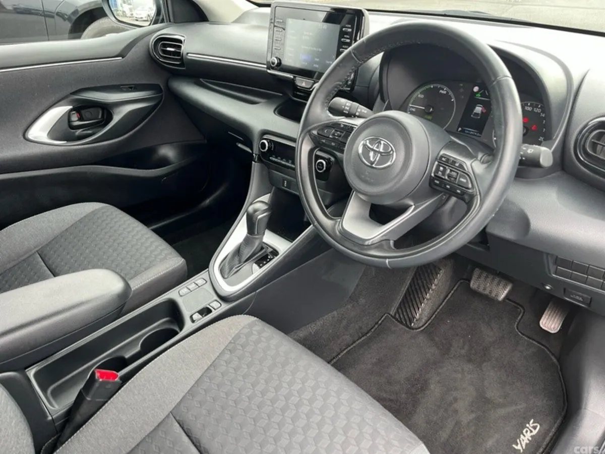 Toyota Yaris Hatchback, Petrol Hybrid, 2023, Black