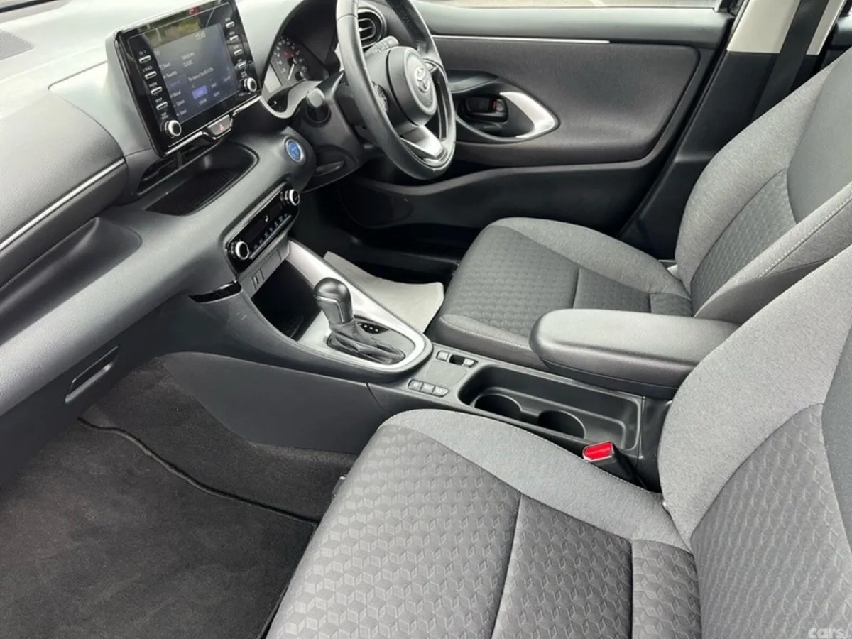 Toyota Yaris Hatchback, Petrol Hybrid, 2023, Black