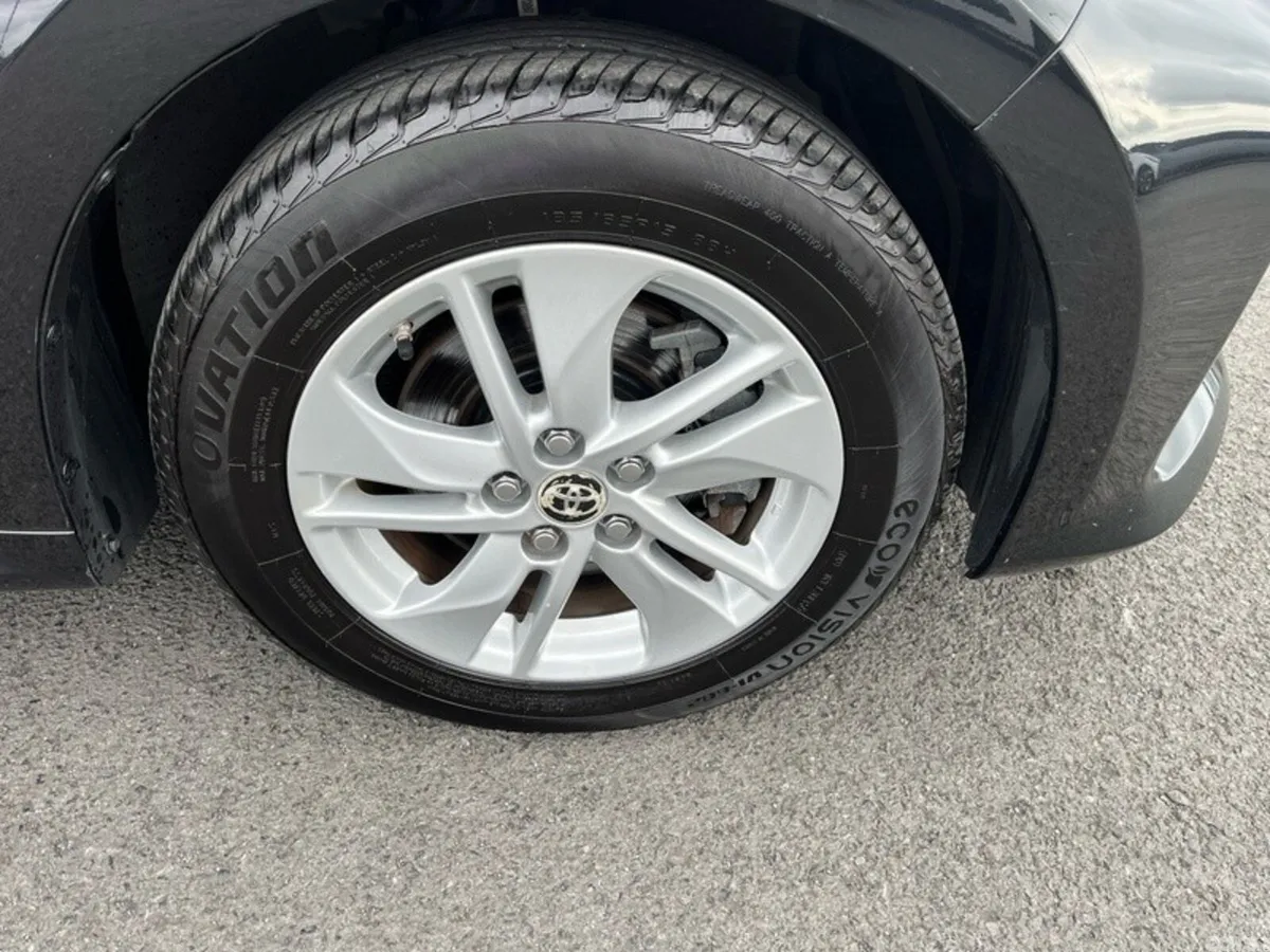Toyota Yaris Hatchback, Petrol Hybrid, 2023, Black