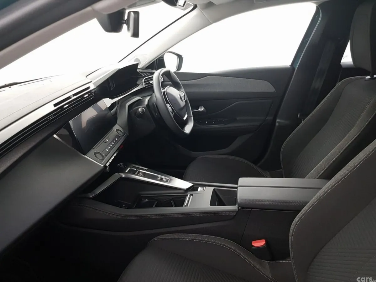 Peugeot 308 Estate, Petrol, 2024, Blue