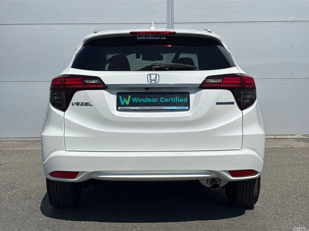 Honda Vezel Hatchback, Petrol Hybrid, 2019, White