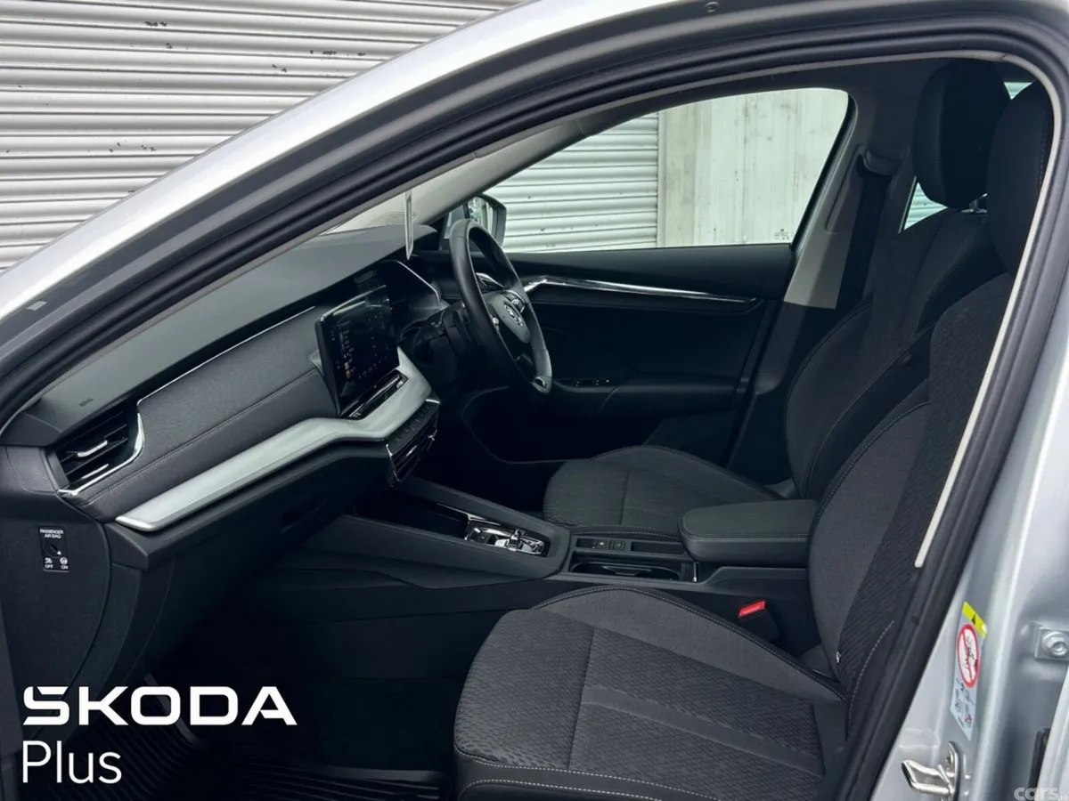 Skoda Octavia Saloon, Diesel, 2024, Silver
