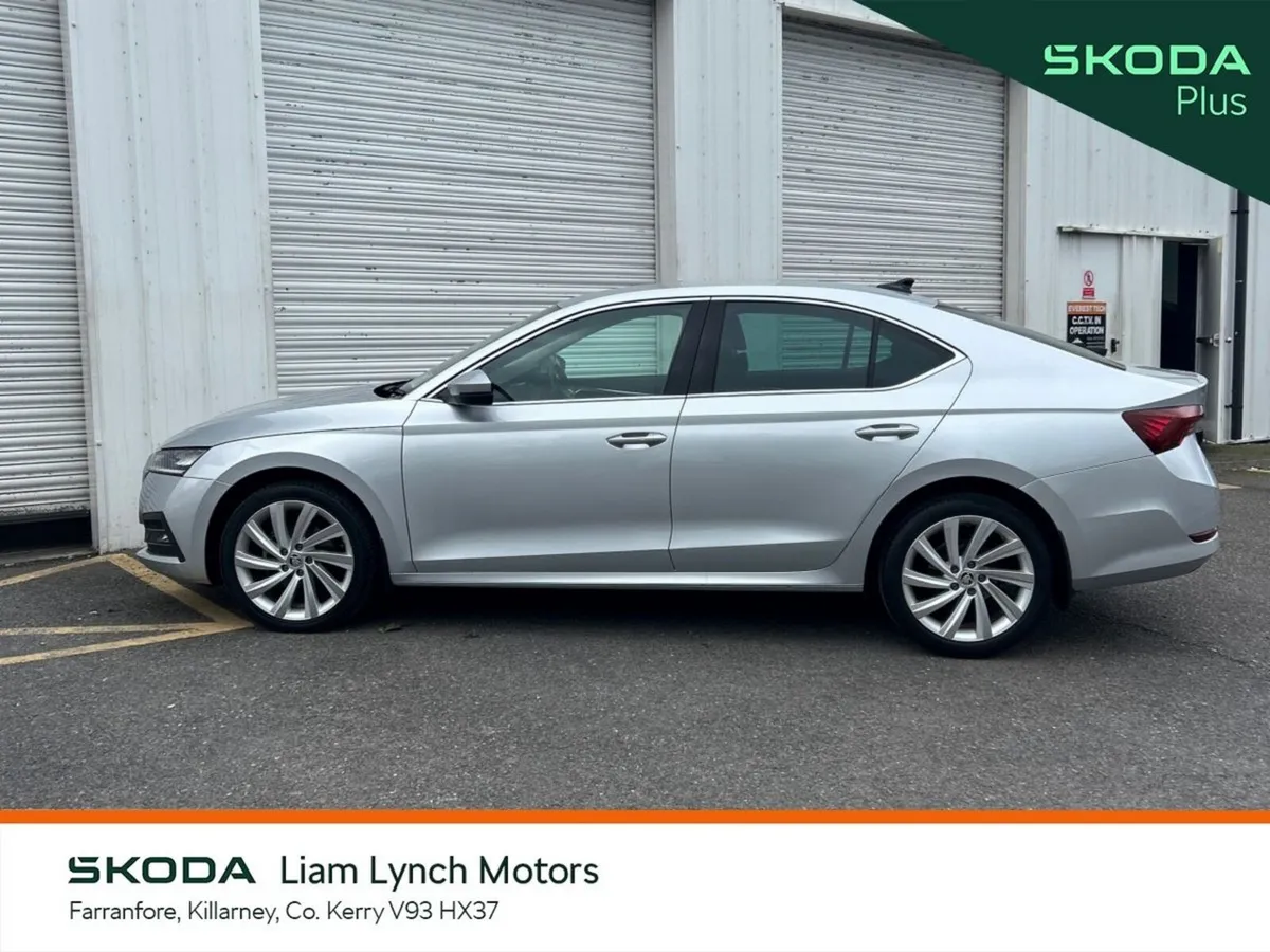 Skoda Octavia Saloon, Diesel, 2024, Silver