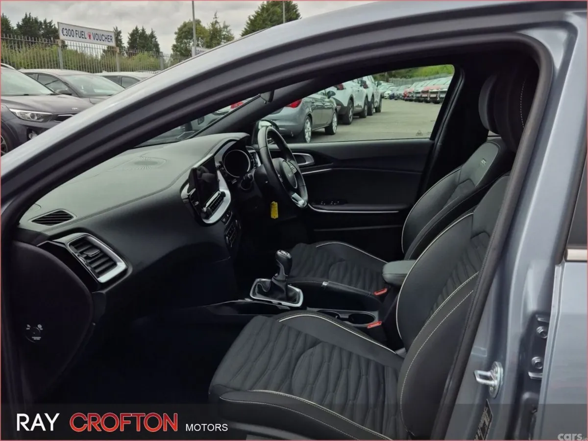 Kia Ceed Hatchback, Petrol, 2024, Grey