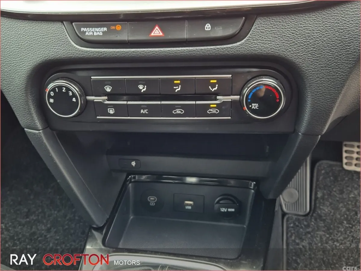 Kia Ceed Hatchback, Petrol, 2024, Grey