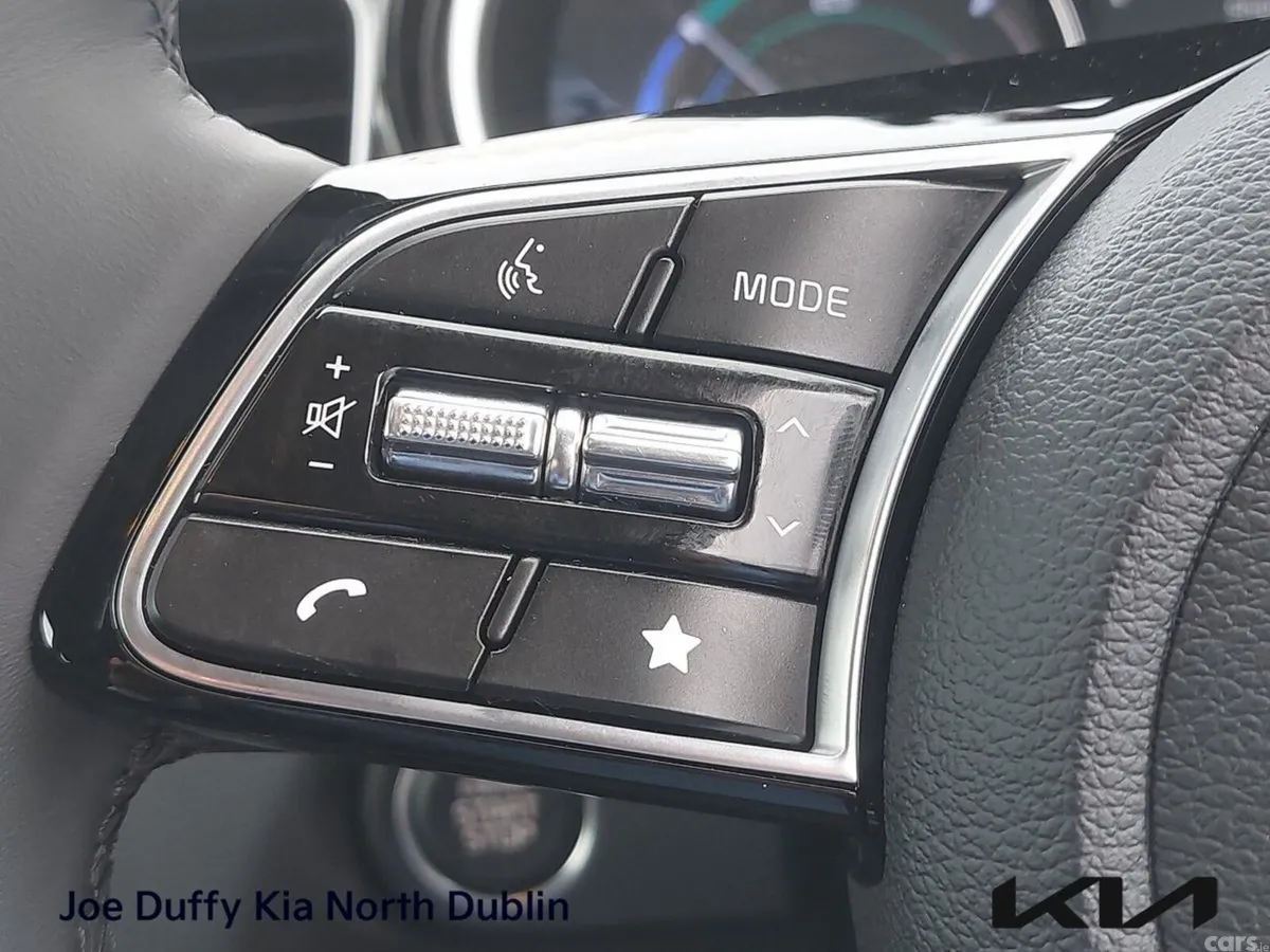 Kia XCeed Hatchback, Petrol Plug-in Hybrid, 2024, White