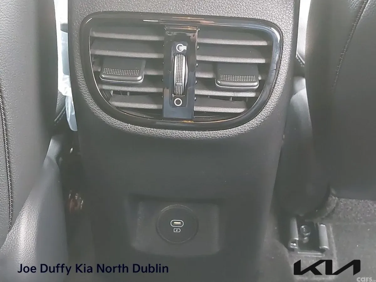 Kia XCeed Hatchback, Petrol Plug-in Hybrid, 2024, White