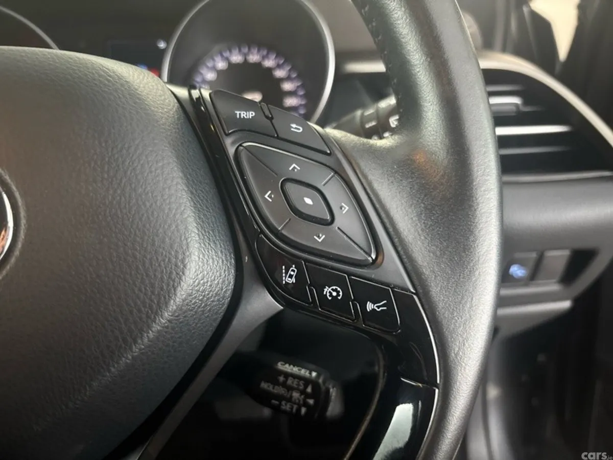 Toyota C-HR SUV, Petrol Hybrid, 2022, Grey