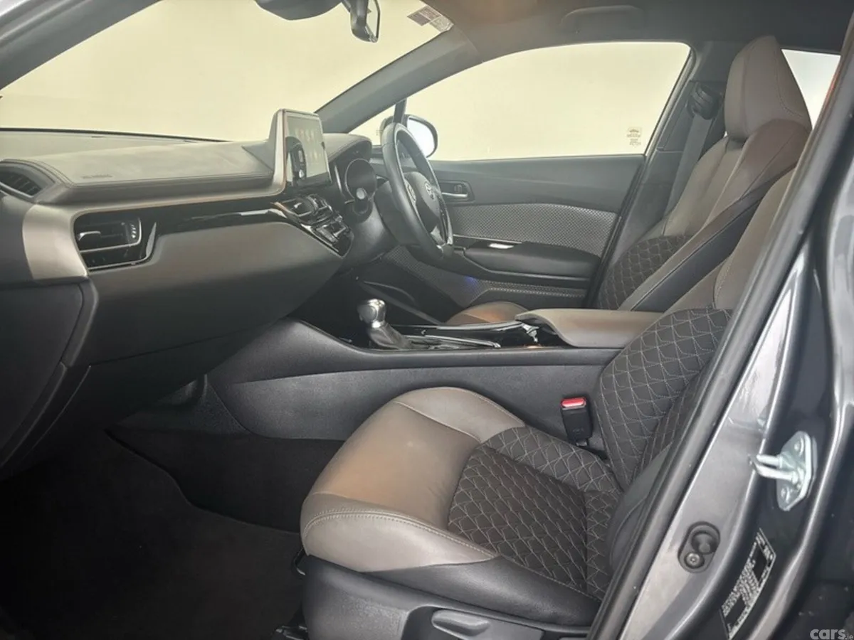 Toyota C-HR SUV, Petrol Hybrid, 2022, Grey