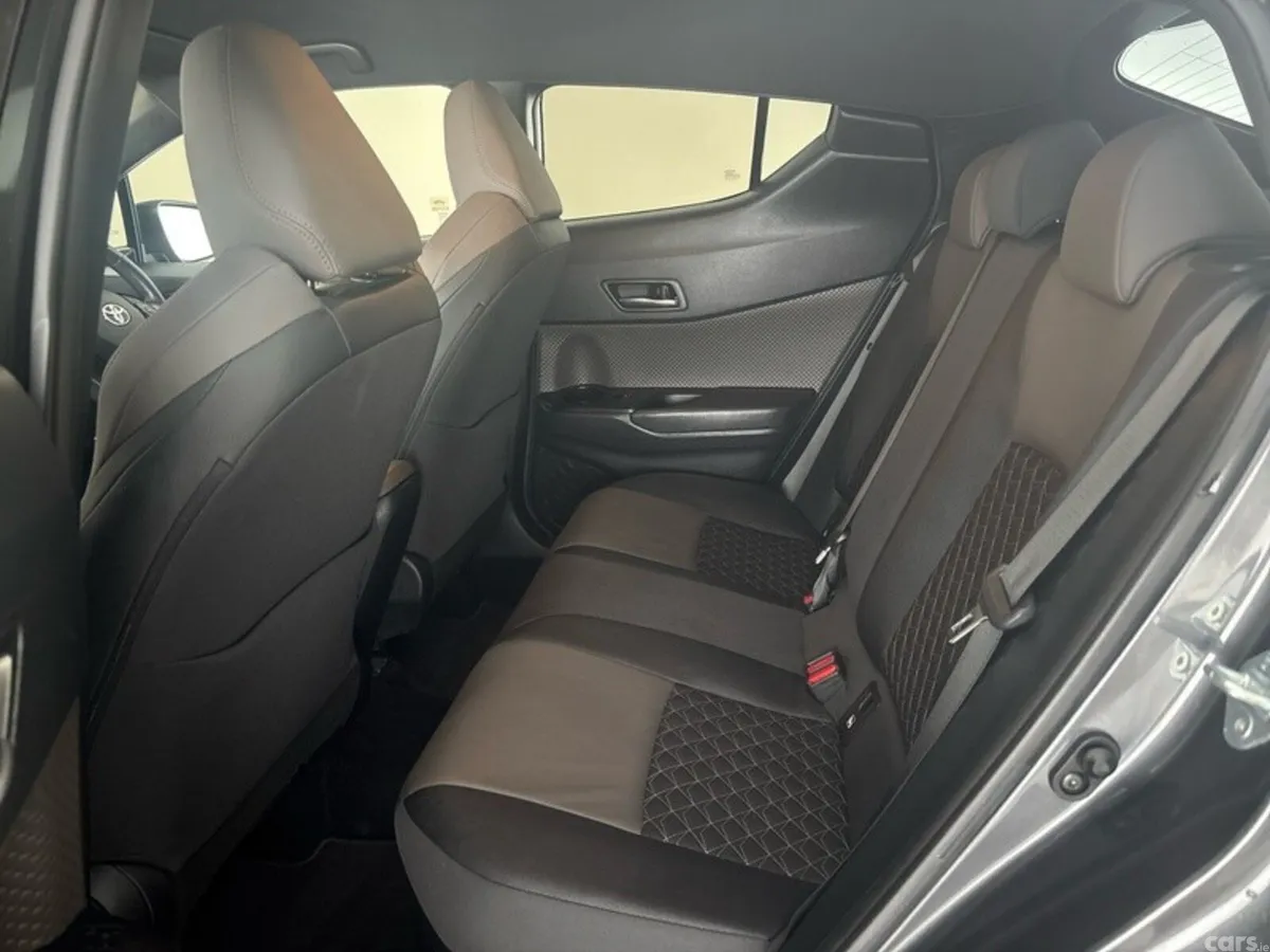 Toyota C-HR SUV, Petrol Hybrid, 2022, Grey
