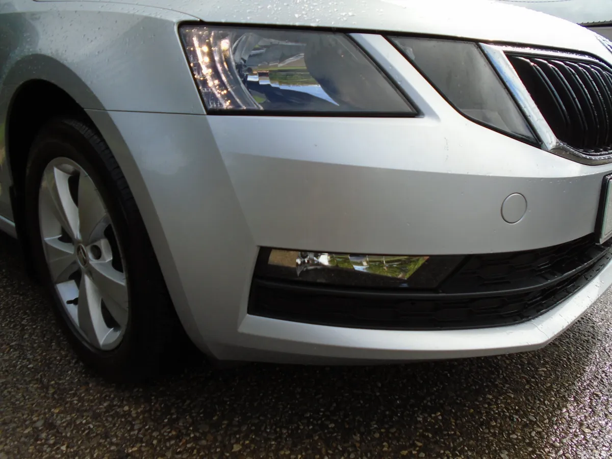 Skoda Octavia Saloon, Diesel, 2019, Grey