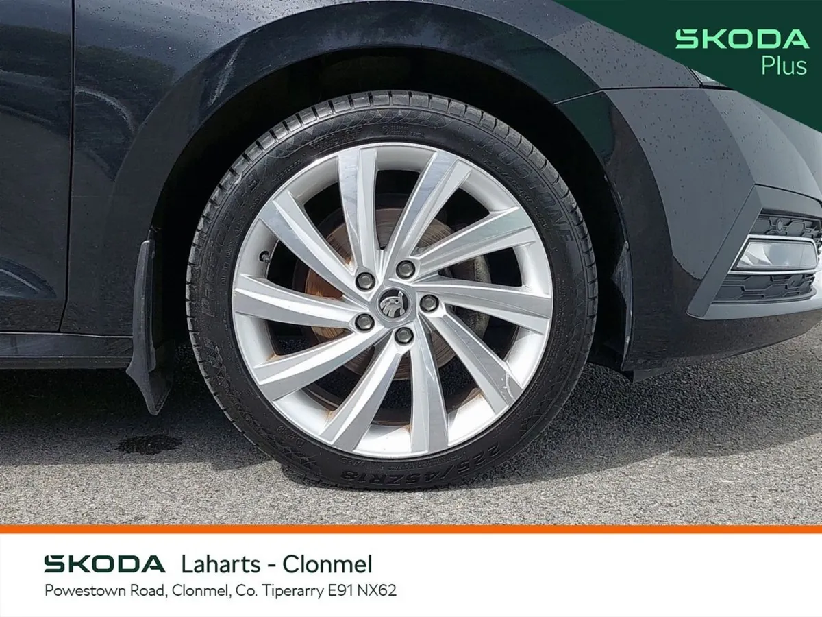 Skoda Octavia Saloon, Diesel, 2023, Black