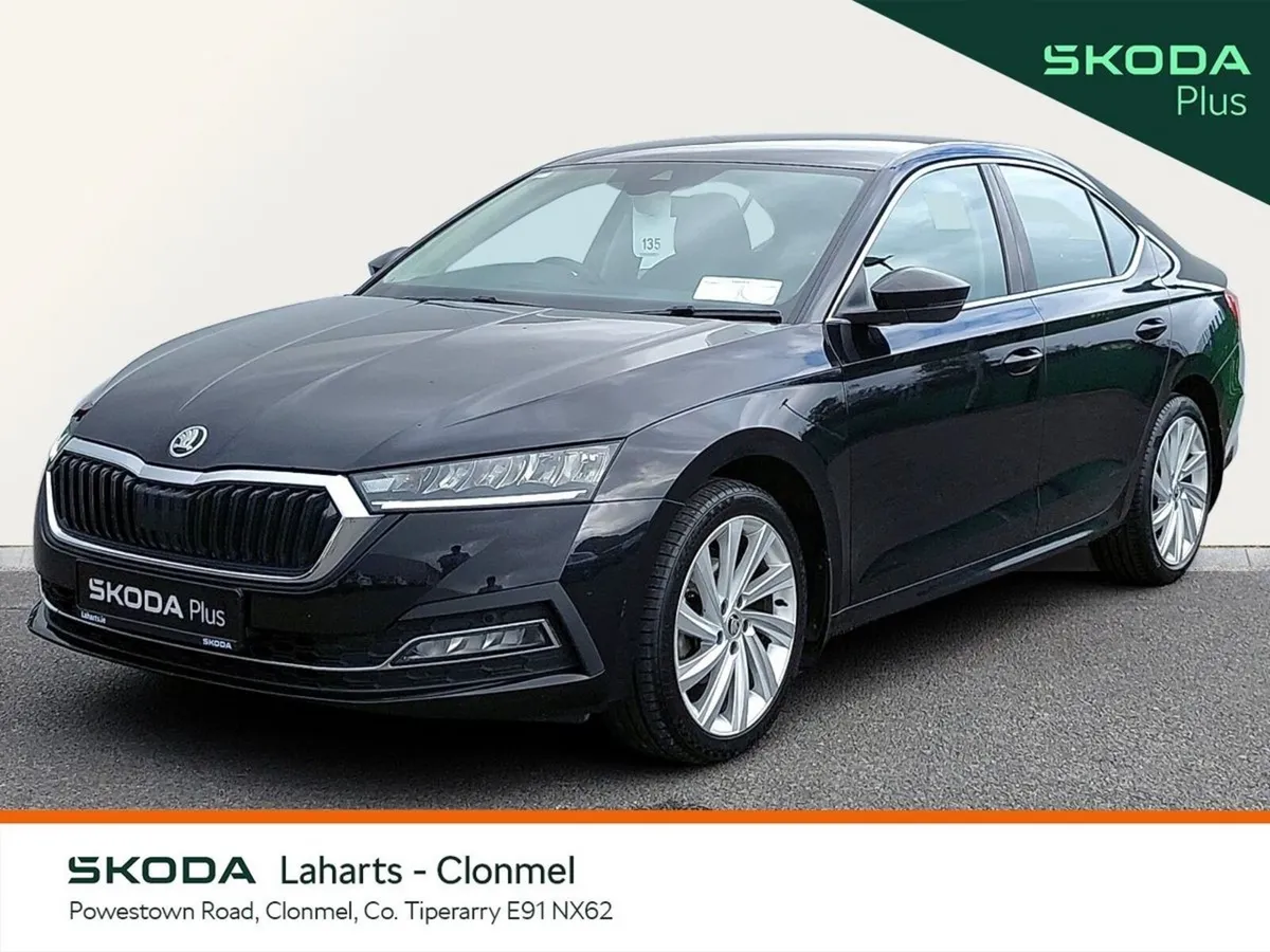 Skoda Octavia Saloon, Diesel, 2023, Black