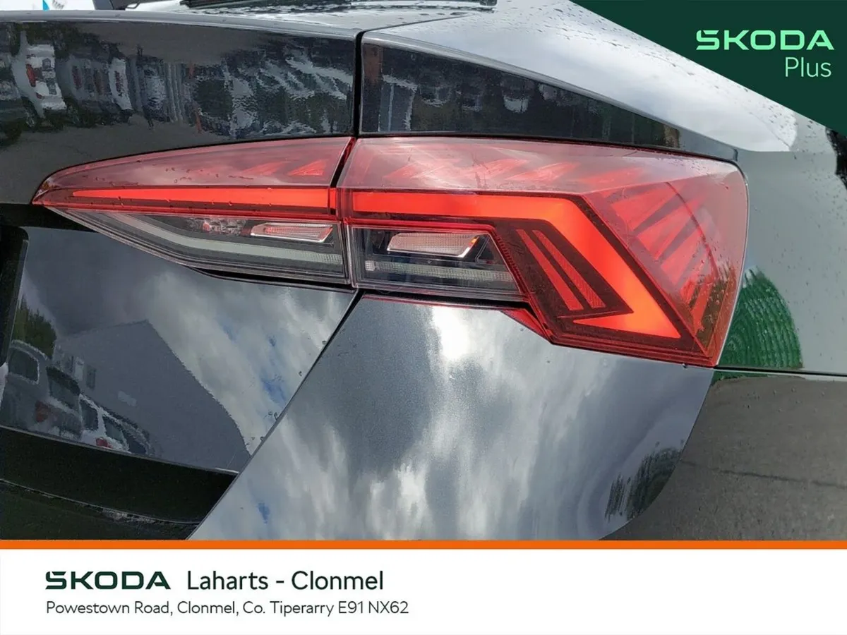 Skoda Octavia Saloon, Diesel, 2023, Black