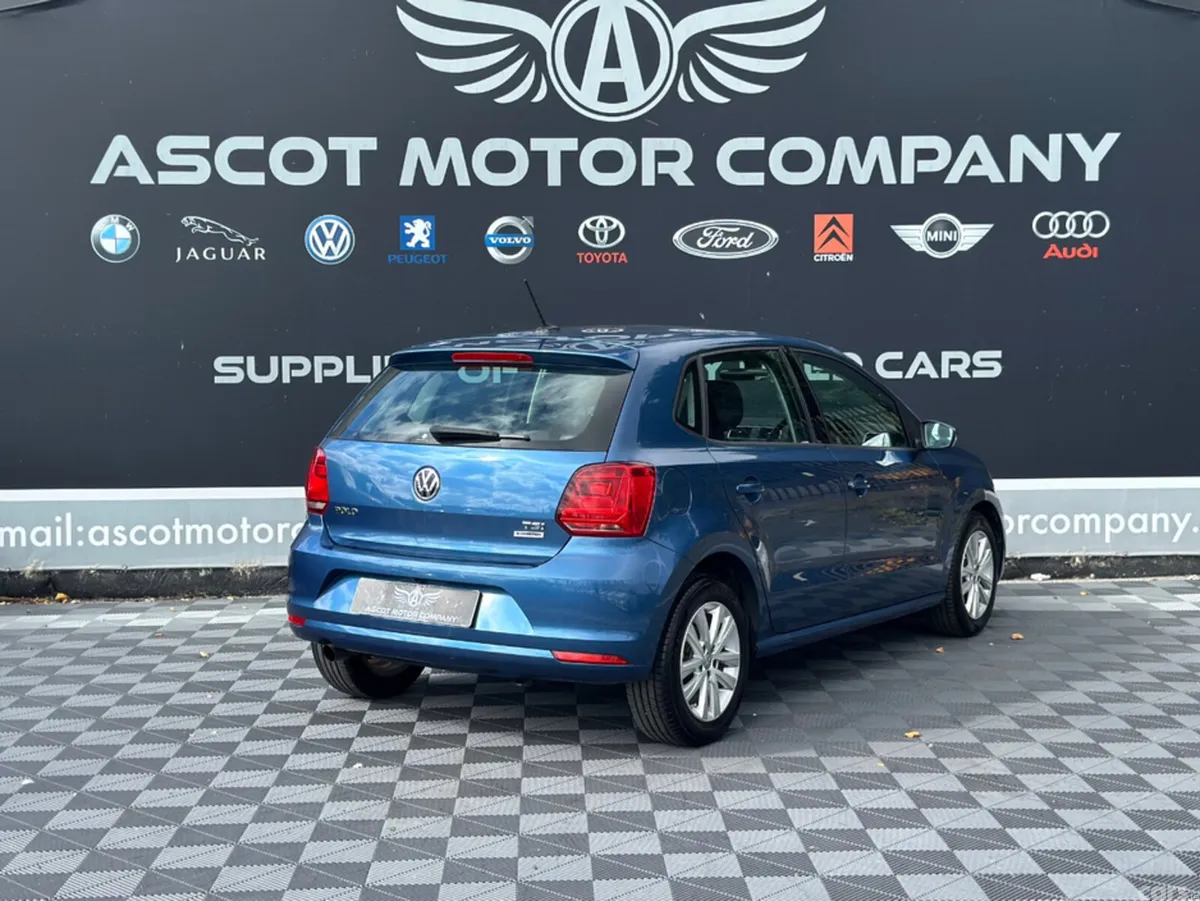 Volkswagen Polo Hatchback, Petrol, 2017, Blue