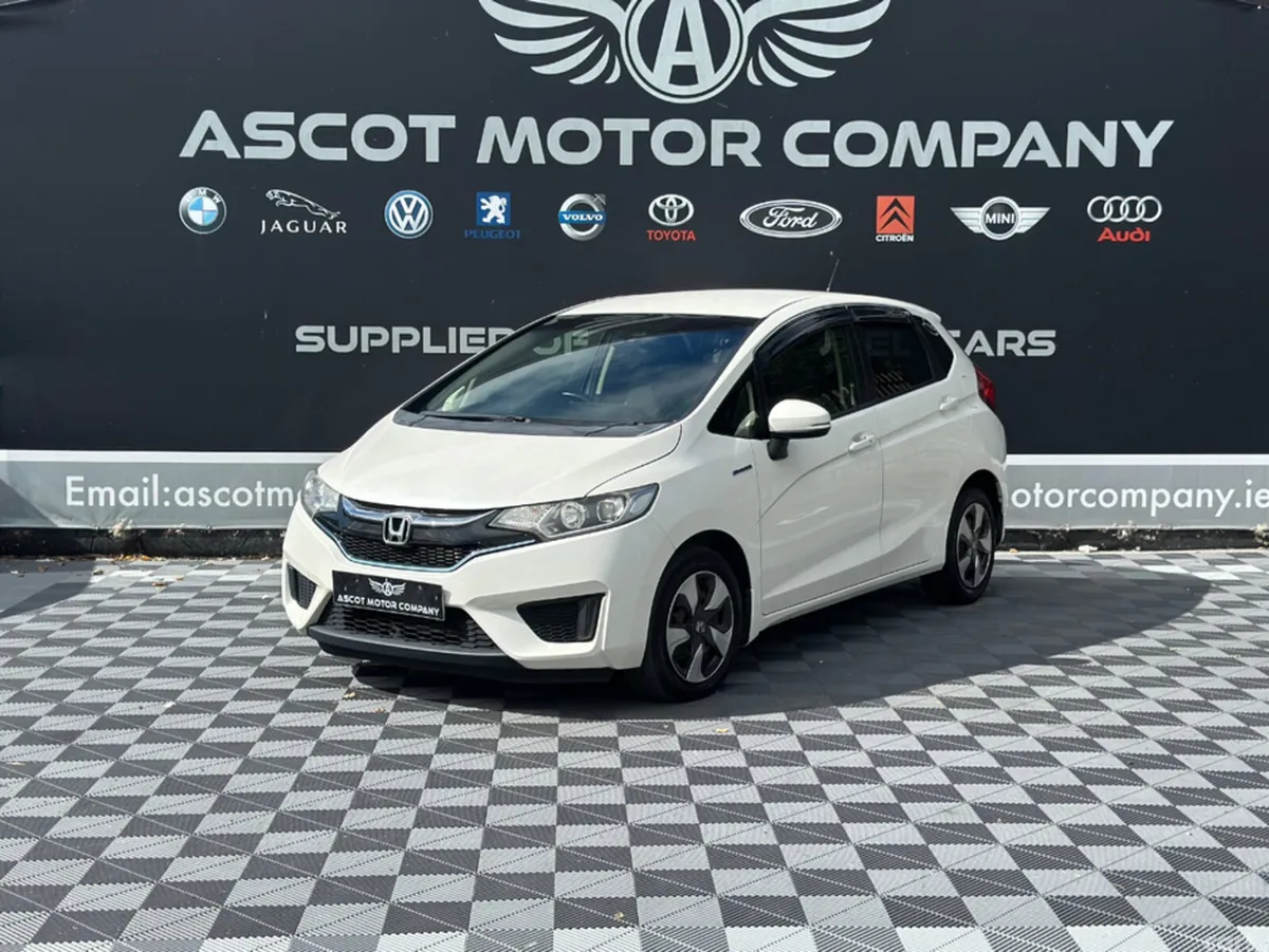 Honda Fit Hatchback, Petrol Hybrid, 2017, White
