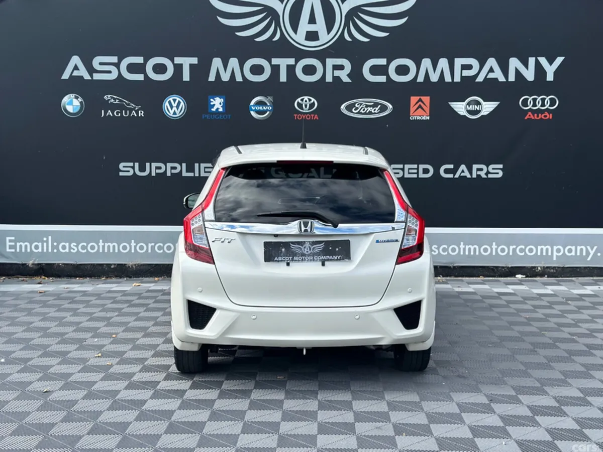 Honda Fit Hatchback, Petrol Hybrid, 2017, White